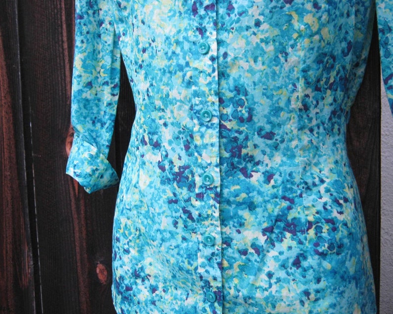 ChartreuseIndigoTurquoise Floral Print Blouse with 34 Sleeves; Women/'s Size 4-5Small Cotton Floral Button Up Top
