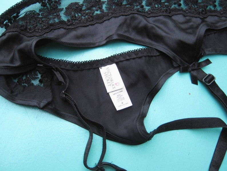 Lacy Black Garter Belt; Vintage VS Medium; Adjustable Garter Straps