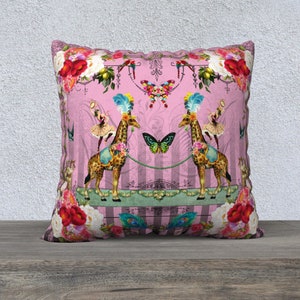 Vintage Giraffe's Pillow Cover Vintage Style Quirky Decor Eclectic Decor Daybed Cushion Giraffe Pillow Pink Pillow Funky Decor Vintage Style