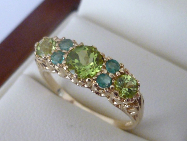 Vintage Peridot Ring 9ct 9k Gold Peridot & Emerald Ring - Etsy