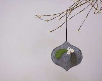 NIkkie's Felt Mistletoe Christmas Ornament