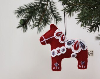 Nikkie's Felt Dala Horse Christmas Ornament-Red
