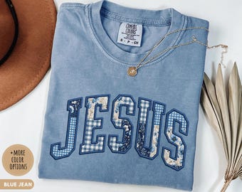 Chemise chrétienne Comfort Colors® Jesus T-shirt universitaire en faux patchwork T-shirt floral tissé Foi Nom biblique Dieu Esthétique tendance Cadeau religieux