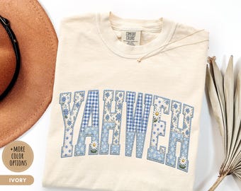 Chemise chrétienne imitation patchwork Comfort Colors® Yahweh Le grand T-shirt avec nom biblique Je suis tenue d'église Foi graphique cadeau religieux T-shirt pour maman
