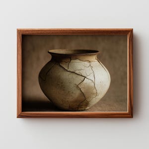 Può includere: Un cartello in legno rustico con la scritta "Welcome to our home" in lettere bianche. Il cartello presenta una finitura invecchiata e un design semplice e invitante.