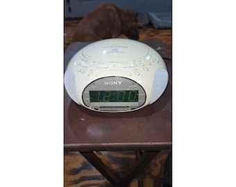 Sony Dream Machine icf-cd831 CD Player am/fm Dual Alarm Clock Radio White
