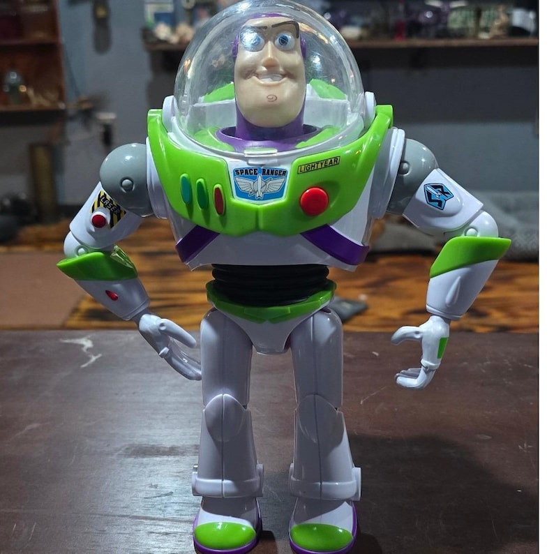 Disney Pixar Buzz Lightyear Action Figure Mattel 2021 Space Ranger Toy HFY34 Bild 1