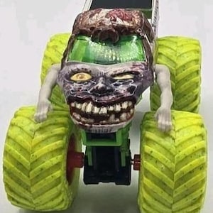 Monster Jam Zombie Monster Truck Green Yellow Red Brown 1:64 Diecast Toy