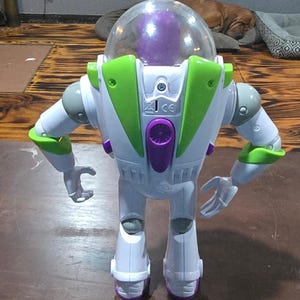 Disney Pixar Buzz Lightyear Action Figure Mattel 2021 Space Ranger Toy HFY34 Bild 3