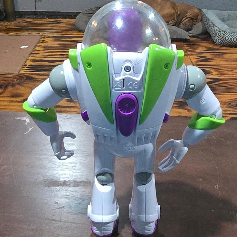 Disney Pixar Buzz Lightyear Action Figure Mattel 2021 Space Ranger Toy HFY34 Bild 3