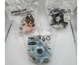 Taco Bell Monster Eyes Pumpkin Eyes Howls Bones Toys Lot 1997 Ages 3+