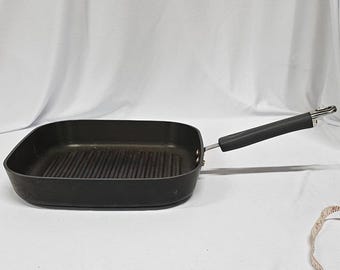 The Pampered Chef 11 Inch Square Grill Pan Hard Anodized Aluminum Stovetop Gray