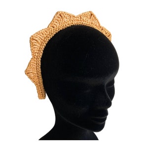 Halo crown headband  with 6 raised spikes crocheted with natural yellow or white raffia. Woman gifts handmade in Spain