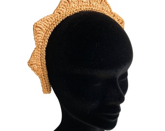 Halo crown headband  with 6 raised spikes crocheted with natural yellow or white raffia. Woman gifts handmade in Spain