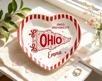 Personalisierte Abschluss Ring Schale, Klasse von 2026 College Geschenk, Benutzerdefinierte Universität Wimpel Schmuck Tablett, Senior Andenken für ihren bestandenen Abschluss