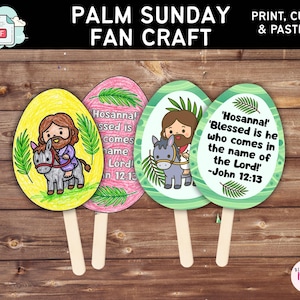 Puede incluir: Una taza de cerámica blanca con un asa negra y el texto "But First, Coffee" en negrita negra. La taza se encuentra sobre un fondo neutro, resaltando su diseño sencillo.