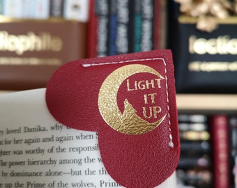 Crescent City PU Leather Heart-Shaped red Bookmark - Light It Up Quote - Official Sarah J Maas Licenced Product