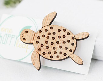 Broche tortue - Cadeaux durables pour elle - Badge en bois