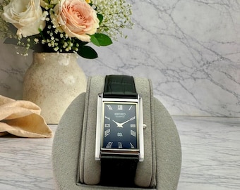 Vintage Seiko 2G38 010A Roman Numeral Dial Lady Quartz Watch Japan