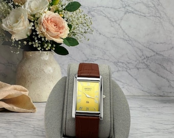 Vintage Seiko Slim Quartz Japan made Men's Wrist Watch