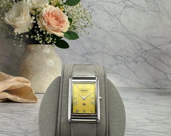 Vintage Seiko Slim Quartz Japan made Men's Wrist Watch