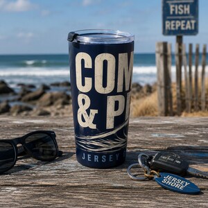 Vaso compacto de 20 oz con diseño de tormenta de Jersey y oleaje, ideal como regalo para surfistas de la costa este. imagen 3