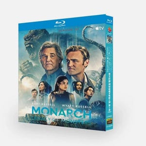 Könnte beinhalten: Eine Blu-ray-Disc-Hülle für die Fernsehserie "Monarch: Legacy of Monsters" mit Kurt Russell und Wyatt Russell. Das Cover zeigt ein großes Monster, den Titel der Serie und den Text "Staffel 1".