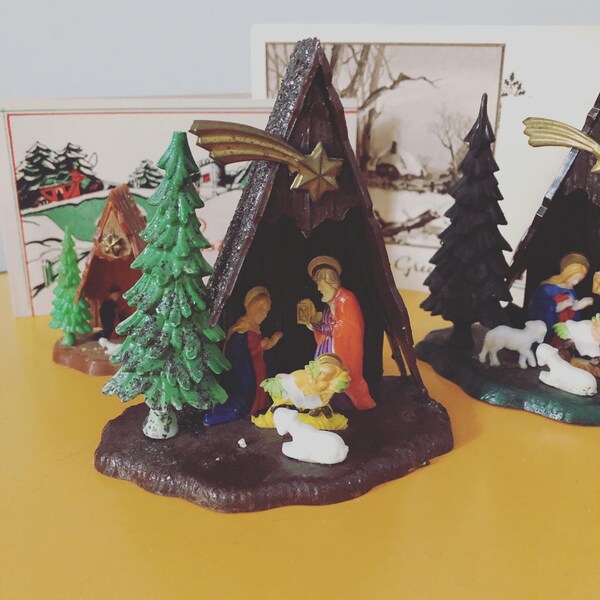 2x Kitsch Vintage Nativity Scene