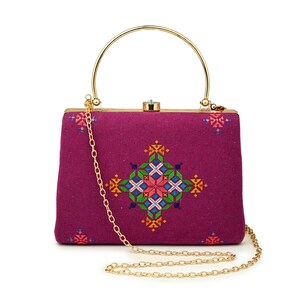 Pochette artigianale con ricami Soof, borsa da sera artigianale Kutchi, borsa etnica con manico in metallo.