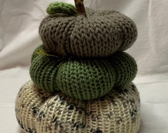 Farmhouse knit pumkin stack- 3 stacked pumpkins in multiple color’s with burlap leaves