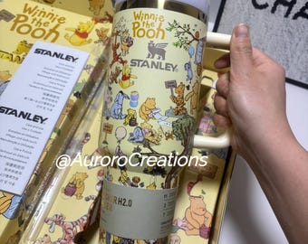 Bicchiere termico Stanley Winnie the Pooh da 40 oz personalizzato, con incisione laser e confezione regalo con cannuccia.