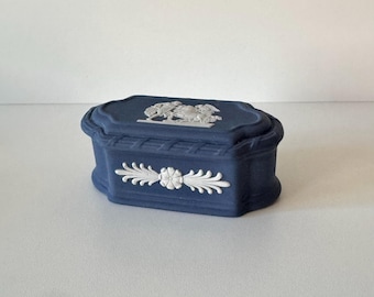 Vintage Wedgwood Portland dunkelblau Jasperware Längliche Trinket Box / Streichholzschachtel