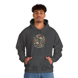 Koi Harmonie Illustration Hoodie | Asiatisches Koi Fisch-Kreis-Design