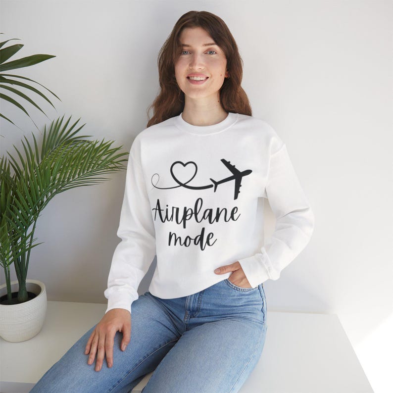 Sudadera Airplane Mode / Gráfico de avión con corazón de viaje imagen 1