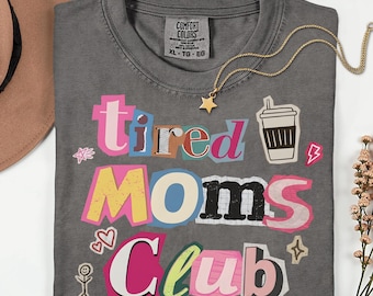 Club de mamás cansadas PNG, diseño de cita divertida para mamás, gráfico de vida de mamá a la moda, humor de mamá cafetera, lindo regalo de maternidad PNG