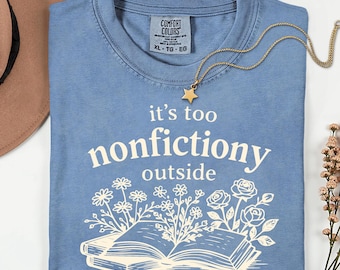 Booktrovert PNG, Too Nonfictiony Outside PNG, Funny Book Lover PNG, Diseño floral de lectura, Diseño de regalo para bibliotecario, Gráfico para club de lectura