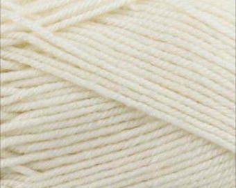 Fiddlesticks 8 Ply Cream Acrylic Yarn (100g, 250m) – Soft, Anti-Pilling #70002