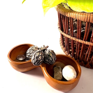 vintage monkey pod double nut bowl with artichoke handle • 1960s • catch-all tray