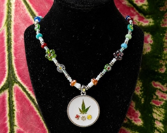 Collar con colgante de cuentas hecho a mano / Joyería estilo Y2K Fairycore para festivales (ajustable de 22 a 24 pulgadas)