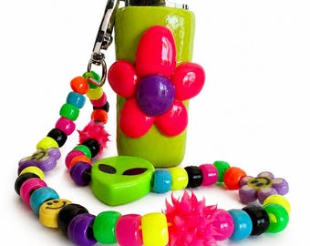 Funda para encendedor Bic Alien hecha a mano / Estuche para encendedor Kandi Rave / Accesorio para festivales psicodélicos / Obra de arte única esculpida a mano