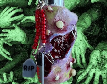 Funda para encendedor Bic de la serie Gore hecha a mano para Halloween / Estuche para encendedor / Arte esculpido / Zombis / Regalo / Adornos para bolsos / Espeluznante / Terror