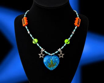 Collar con dije de corazón hecho a mano / Joyería de cuentas estilo Fairycore Y2K (ajustable de 18 a 22 pulgadas) Intergaláctico