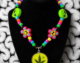 Collar de cuentas estilo Y2K hecho a mano / Dijes coloridos, joyería para festivales y fiestas rave