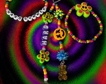 Llavero y pulseras con dijes de cuentas / Accesorios para festivales Y2K, joyería artesanal con forma de flor SMILEY