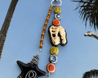 Llavero con cuentas hecho a mano / Festival, Dinosaurio / Tierras Perdidas / llaveros / Accesorios para bolsos / Parque Jurásico / Joyería / Regalos / rave /