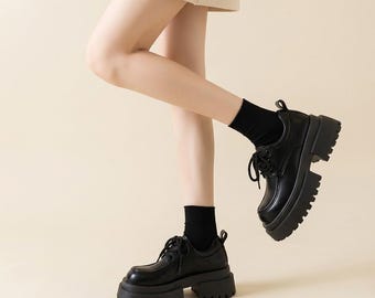 ヴィンテージカーフスキンレザープラットフォームダービーシューズ：手縫い、パッド入りインソール、滑り止めブロックヒールローファー