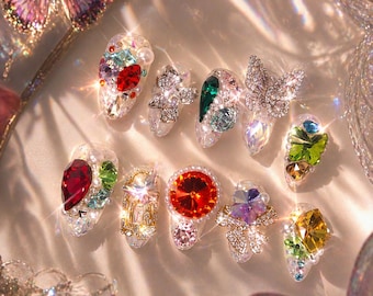 Unghie finte a farfalla con gioielli / Unghie finte per feste di compleanno / Unghie con gemme di cristallo / Unghie da ballo in stile fairycore / Unghie di lusso con strass
