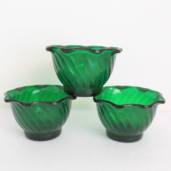 Green Plastic Snack Cups, 3 Christmas Party Dishes, Swirled Ribs and Ruffled Edge, for Nuts Mints or Candy, Green Retro Unbreakable Cups