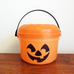 McDonalds Pumpkin McPunk&#39;n Halloween Happy Meal Bucket, 1986 Orange Jack O Lantern Trick or Treat Pail with Lid and Handle, Sold as Is