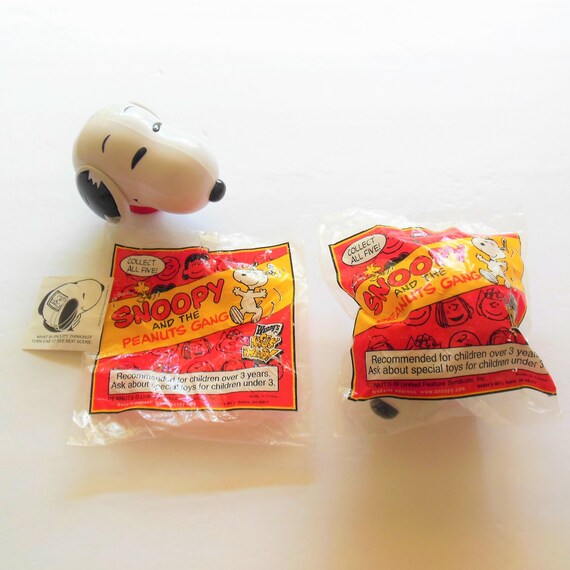 Snoopy Viewer Toy, Wendy's Kids Meal Prize, Peanuts What is Snoopy